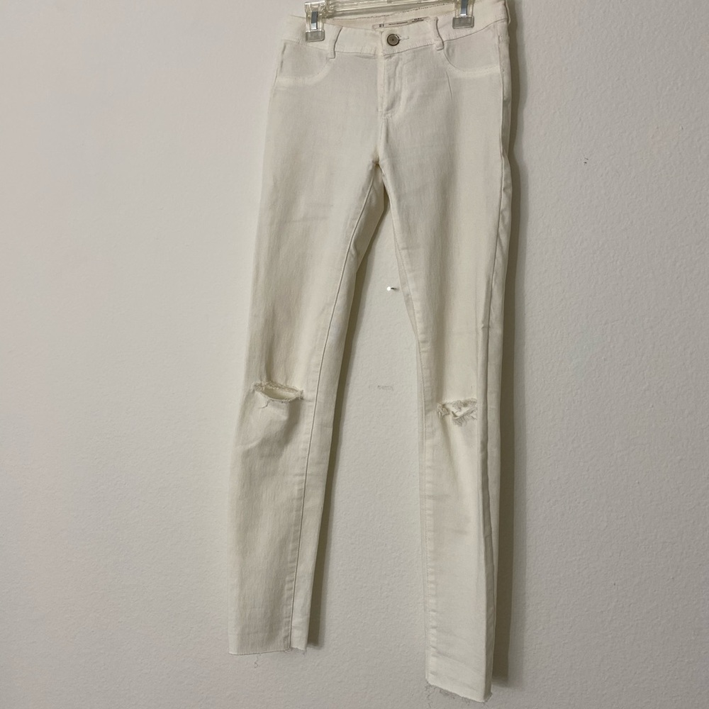 White skinny jeans